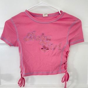 Adorable 2000s baby girl t - shirt